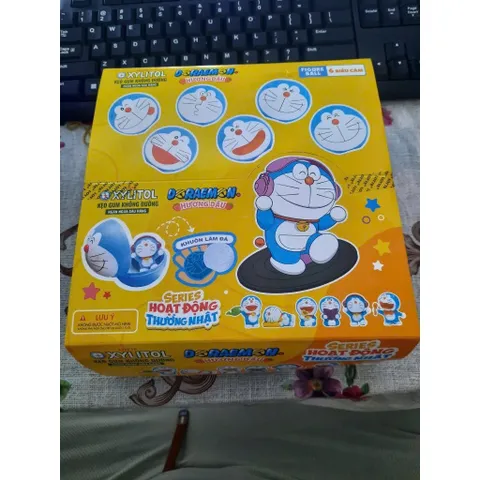 Kẹo gum Lotte Doraemon không đường hương dâu hộp 09 trái
