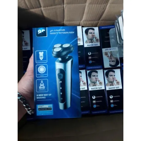Máy Cạo Râu 9D SHAVER 4 in 1 Cao Cấp - Tặng Kèm 6 Phụ Kiện Tiện Lợi 813368