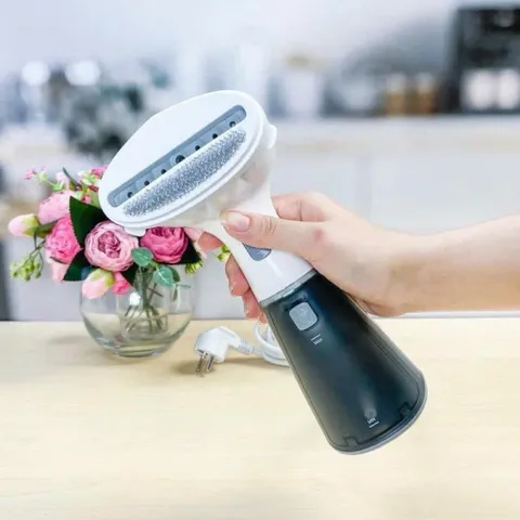 Bàn Là Hơi Nước Cầm Tay LocknLock Mini Handy Steamer - Công Suất 1000W, Khử Khuẩn, Phun Hơi Nhanh, Bảo Hành 12 Tháng 813443