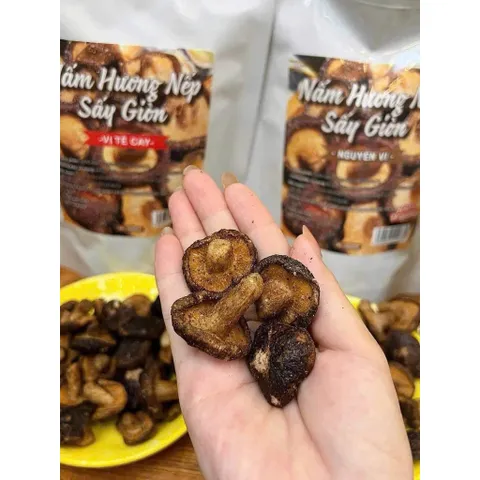 Nấm Hương Nếp Sấy Giòn 200g 100% Organic - Nấm Đông Cô Sấy Khô Ăn Liền Giòn Rụm Thơm Ngon Đậm Vị Đồ Ăn Vặt Lành Mạnh