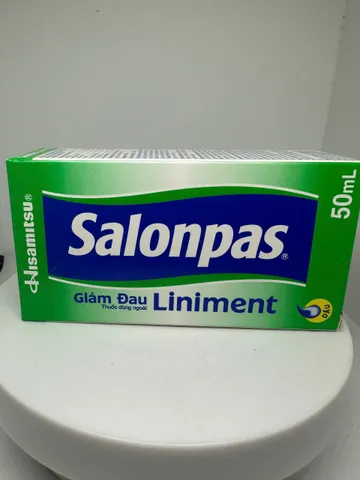 Mẫu mới - Salonpas liniment dạng lăn 50ml - Hisamitsu