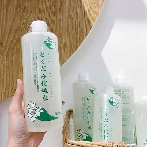 Nước hoa hồng diếp cá giảm mụn Dokudami Natural Skin 500ml Nhật Bản 813625