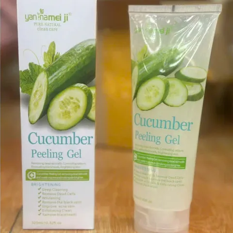 Gel Tẩy Da Chết Mặt Hoa Quả Làm Trắng Da – Yan Namei Ji Whitening Peeling Gel 320ml