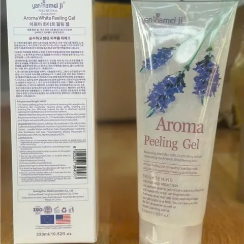 Gel Tẩy Da Chết Mặt Hoa Quả Làm Trắng Da – Yan Namei Ji Whitening Peeling Gel 320ml