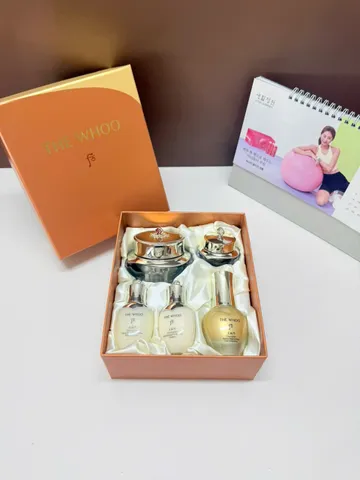 Set kem dưỡng cao cấp tái sinh Whoo Cheongidan Radiance Regenerating