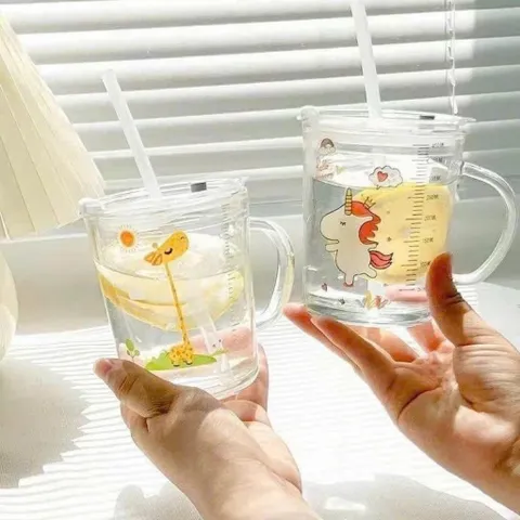 [THANH LÝ] Combo 3 Cốc Thủy Tinh Chia Vạch Kèm Ống Hút 400ml, Nắp Chống Tràn Họa Tiết Cute Cho Bé Uống Sữa, Pha Đồ Uống 813785