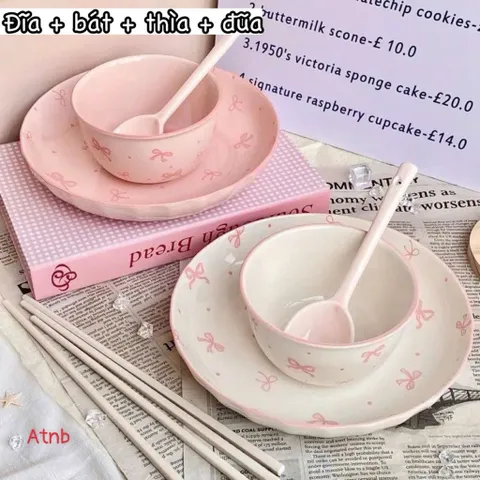 Bộ 2 Bát Sứ Kèm Thìa Hình Nơ Đáng Yêu Cho Bé - Đồ Dùng Ăn Dặm 814305