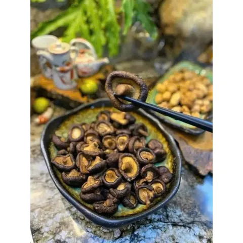 Nấm Hương Nếp Sấy Giòn 200g 100% Organic - Nấm Đông Cô Sấy Khô Ăn Liền Giòn Rụm Thơm Ngon Đậm Vị Đồ Ăn Vặt Lành Mạnh