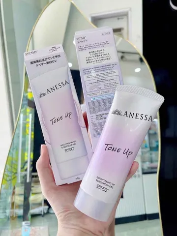 Gel Chống Nắng Dưỡng Sáng Nâng Tông Da Anessa 90gr - SPF50+ PA++++ Gel ẩm mượt, bảo vệ da và làm sáng đều màu, sảng khoái hàng ngày