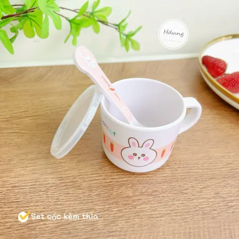 Set cốc có nắp kèm thìa sợi tre hình thú dễ thương cho bé