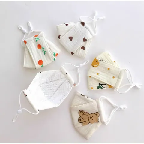 Khẩu trang vải cho bé cao cấp có dây đeo điều chỉnh từ 1 đến 5 tuổi nhiều họa tiết