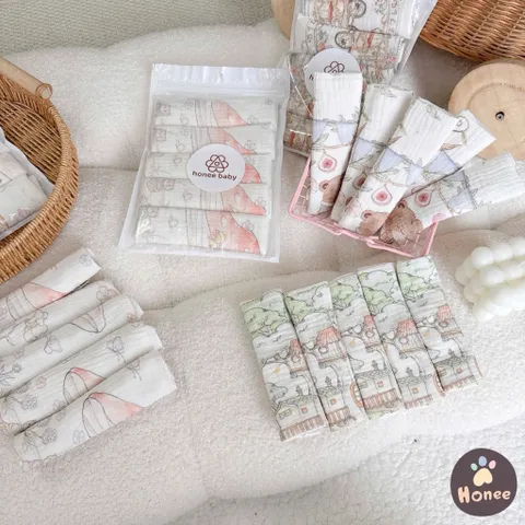 Khăn Xô Muslin Honee Baby Hoạ Tiết Cổ Tích 2 Lớp Cho Bé – Khăn Sữa Cho Trẻ Sơ Sinh Mềm Mịn, Thấm Hút Tốt, An Toàn
