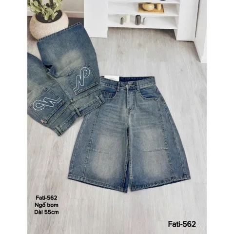 Quần Jean đùi - Quần Ngố chất Jean / Denim wash rách dài 55cm thêu chữ cách điệu, chất chơi phong cách hàn quốc KY25