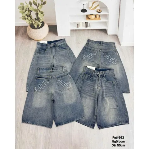 Quần Jean đùi - Quần Ngố chất Jean / Denim wash rách dài 55cm thêu chữ cách điệu, chất chơi phong cách hàn quốc KY25