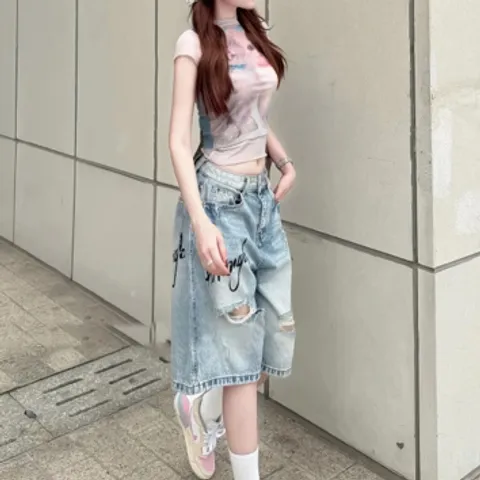 Quần Jean đùi - Quần Ngố ngắn nữ chất Jean / Denim wash rách dài 64cm thêu chữ cực bụi, chất chơi phong cách hàn quốc