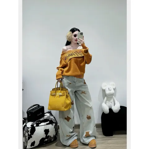 Quần jean dài - Quần jean/denim ống suông dài 102cm thêu bé gấu nâu nơ chữ phong cách hàn quốc, đáng iu, dễ thương B26