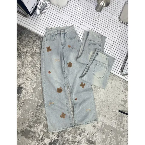 Quần jean dài - Quần jean/denim ống suông dài 102cm thêu bé gấu nâu nơ chữ phong cách hàn quốc, đáng iu, dễ thương B26
