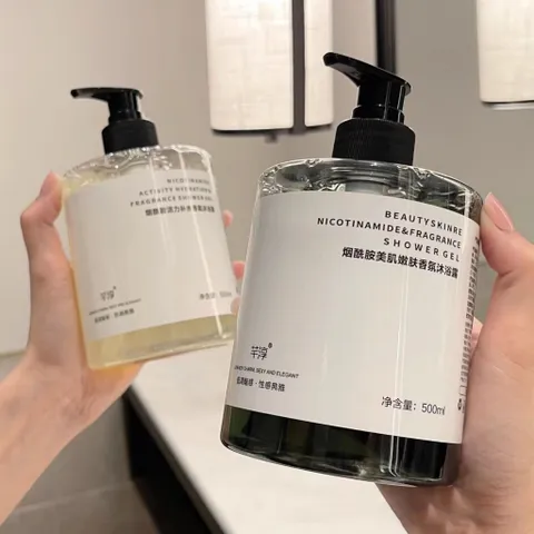 Sữa tắm hương nước hoa dưỡng trắng da, se khít lỗ chân lông Fragrance Shower Gel 500ml