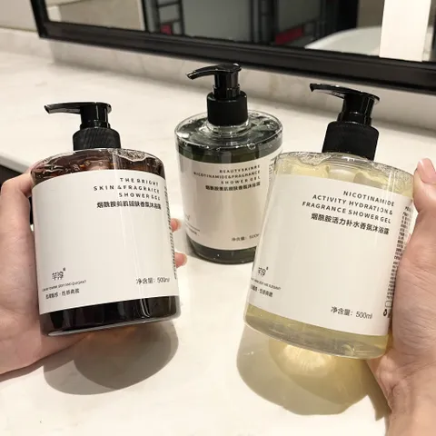 Sữa tắm hương nước hoa dưỡng trắng da, se khít lỗ chân lông Fragrance Shower Gel 500ml
