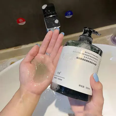 Sữa tắm hương nước hoa dưỡng trắng da, se khít lỗ chân lông Fragrance Shower Gel 500ml