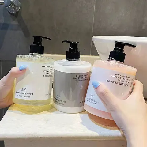 Sữa tắm hương nước hoa dưỡng trắng da, se khít lỗ chân lông Fragrance Shower Gel 500ml