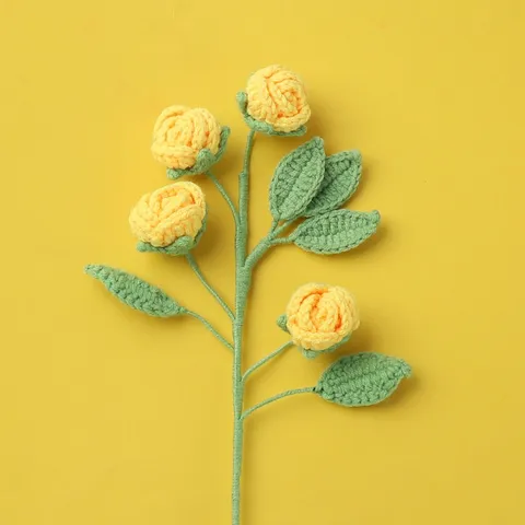 Cành hoa hồng ghép 4 bông hoa len handmade siêu xinh