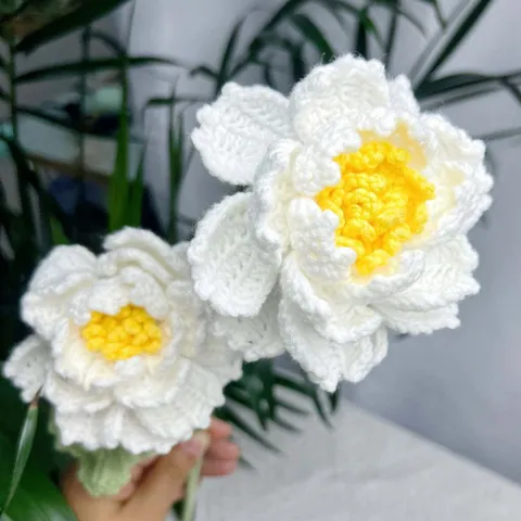 Hoa mẫu đơn len handmade decor bàn – Quà tặng sang trọng, bền đẹp