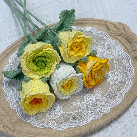 Hoa hồng ghép len handmade – Hoa len trang trí, quà tặng sinh nhật, 8/3, 20/10