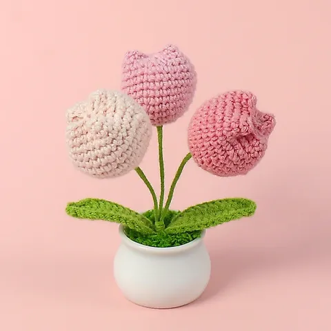 Chậu hoa len tulip 3 bông trang trí bàn làm việc, làm quà tặng