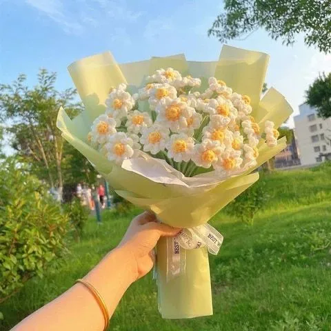 Bó hoa cúc họa mi len handmade – Hoa len trang trí & quà tặng