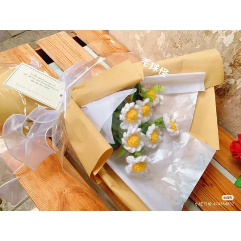 Bó hoa cúc họa mi len handmade – Hoa len trang trí & quà tặng