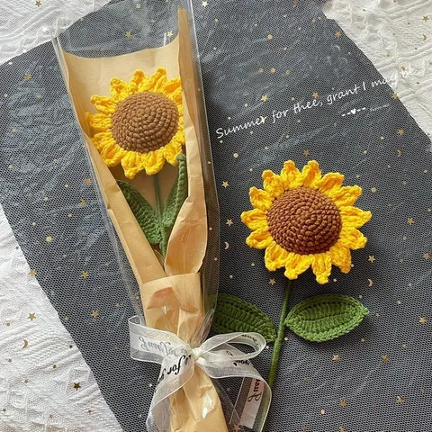 Bó hoa hướng dương len 1 bông + túi kiếng làm quà tặng