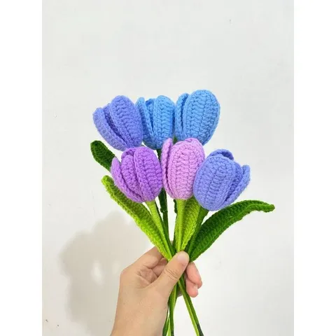 Hoa tulip ghép cánh len không nhụy dùng trang trí bàn làm việc, làm quà tặng