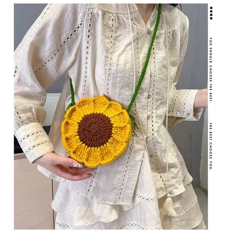 Túi Đựng Điện Thoại Len Đeo Chéo Hoa Cúc Handmade – Nhẹ Xinh, Dễ Phối Đồ