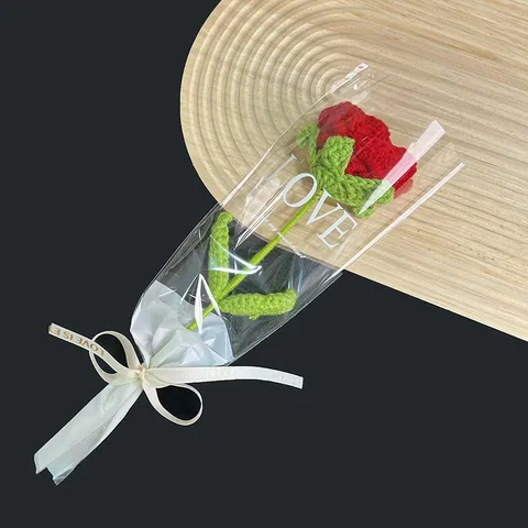 Bó hoa hồng len 1 bông dùng làm quà tặng