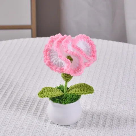 Chậu hoa cẩm chướng len dùng trang trí bàn làm việc, làm quà tặng