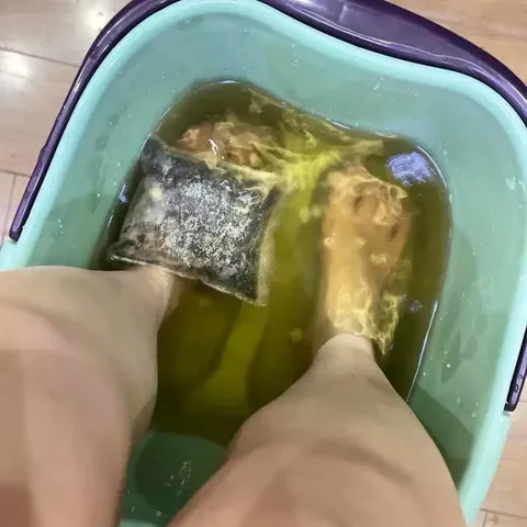 Ngâm chân 18 vị thảoo dượcc trừ thấp, khu hàn, ngủ ngon, dưỡng sắc