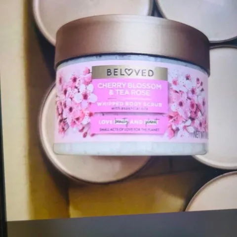 beloved cherry Blossom & tea rose whipped body Scrub , tẩy tế bào chết toàn thân 283g
