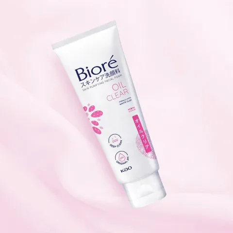 Sữa rửa mặt Biore 100g trắng sạch nhờn