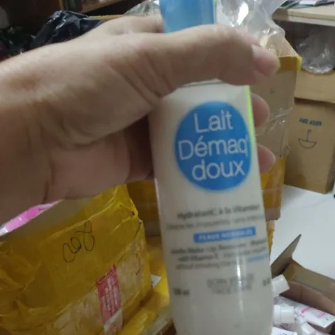 lait demaq doux là sữa tẩy trang dành cho da khô có xuất xứ từ Pháp