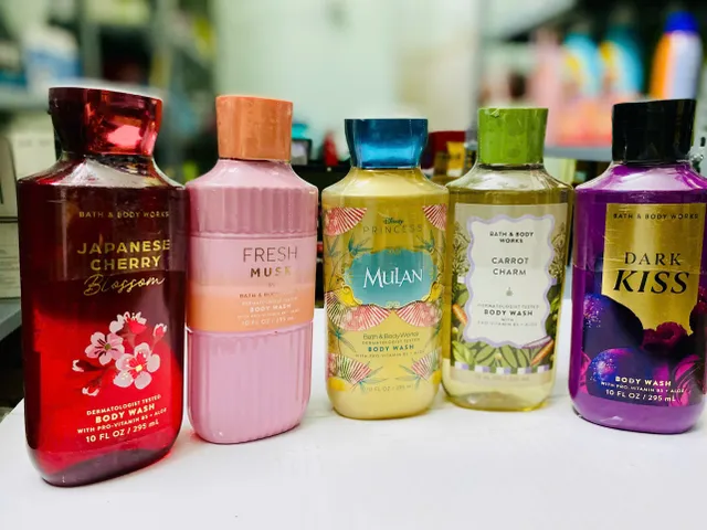 Sữa tắm Bath & Body Works Cherry Blossom dưỡng da thơm mát 295ml - Giá rẻ sập sàn ?️