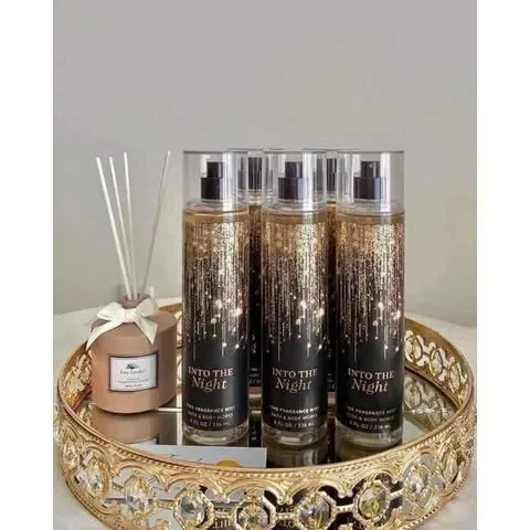 Xịt Thơm Toàn Thân Bath & Body Works Into The Night 236ml Hương Ngọt Ngào Quyến Rũ