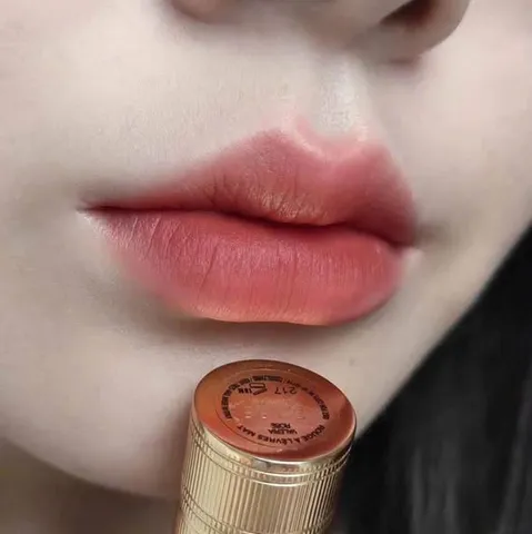? Son Gucci 217 Valeria Rose Hồng Cam Đất Chính Hãng, Chất Son Mềm Mịn Cao Cấp