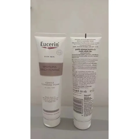 Eucerin Spotless Brightening Gentle Cleansing Foam Sữa Rửa Mặt Làm Sạch Dịu Nhẹ Hỗ Trợ Làm Sáng Da 150ml