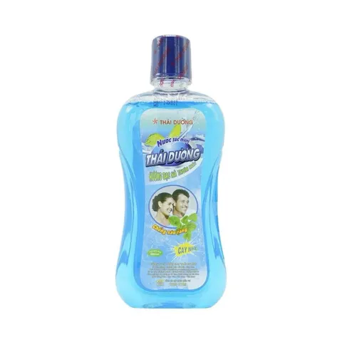 Nước súc miệng Thái Dương - Hương bạc hà (Chai 500ml)khử sạch mùi hôi trong miệng,cho hơi thở thơm mát răng chắc khỏe