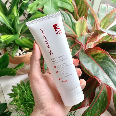 Sữa Rửa Mặt Sắc Ngọc Khang 100g chiết xuất 5 loại thảoo dượcc thiên nhiên giúp làm sạch dịu nhẹ, dưỡng da sáng mịn đều màu