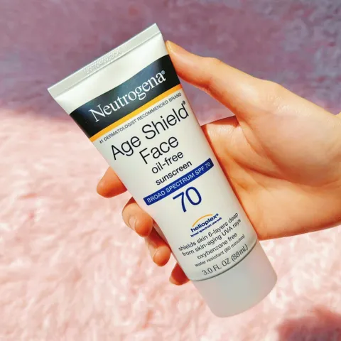 Kem chống nắng Neutrogena Age Shield Face SPF 70 bảo vệ da, 88ml  Giá siêu ưu đãi!