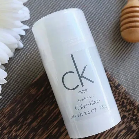 Lăn khử mùi CK One 75g ngăn mồ hôi hiệu quả, hương thơm unisex tinh tế 💸 Giá tốt tại đây