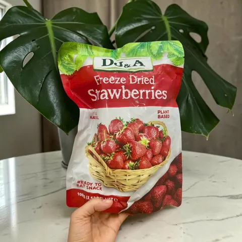 Dâu Sấy Giòn DJ&A 100g Úc, Freeze Dried Strawberries, Dâu Sấy Tự Nhiên, Snack Trái Cây Tiện Lợi