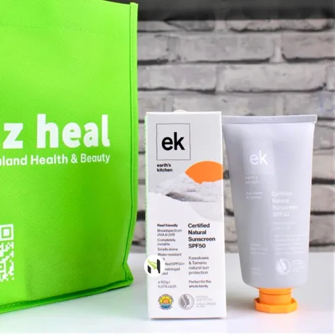 Kem chống nắng hữu cơ EK Kawakawa Sunscreen SPF50 150g